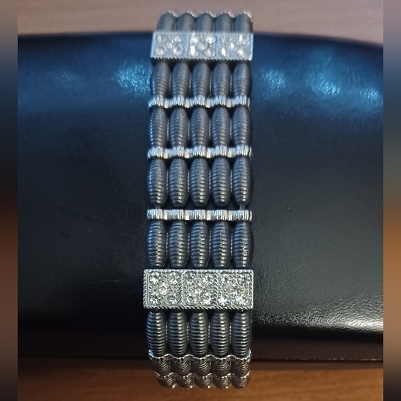 Black and silver crystal bracelet - Picture 2 of 2